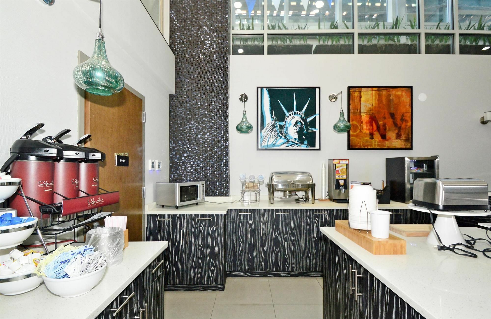 Best Western Plus Laguardia Airport Hotel Queens นิวยอร์ก ภายนอก รูปภาพ